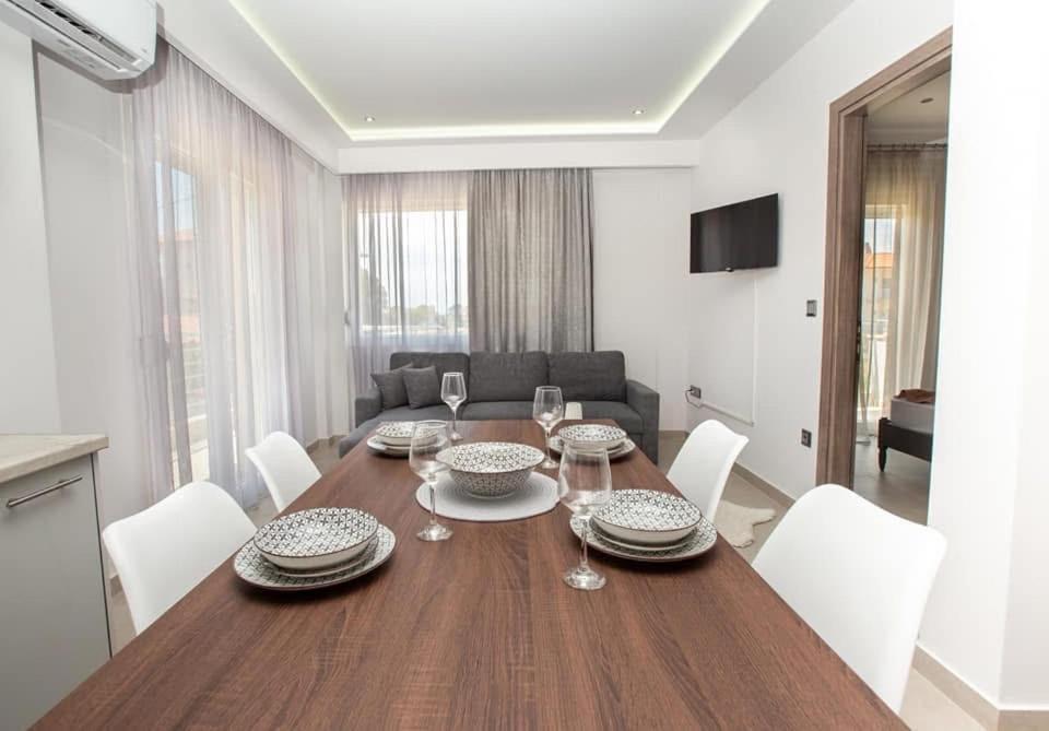 Marane Luxury Suites Nea Moudania Exterior foto