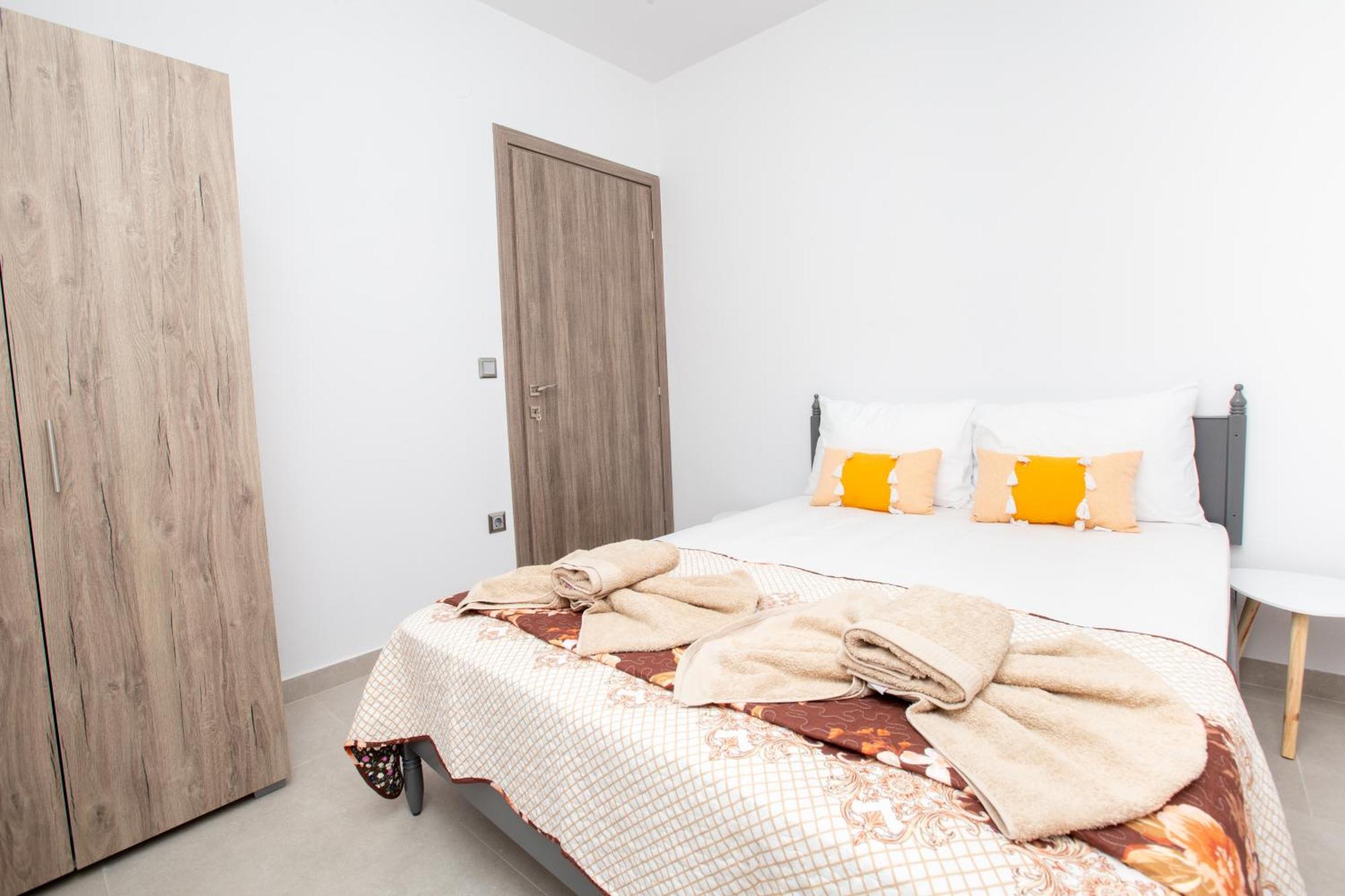 Marane Luxury Suites Nea Moudania Exterior foto